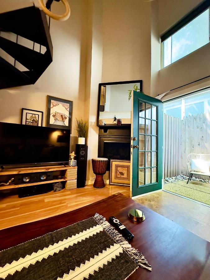 Hifi Sound & Comfort - Uptown Dallas / 2-Story Loft Buitenkant foto